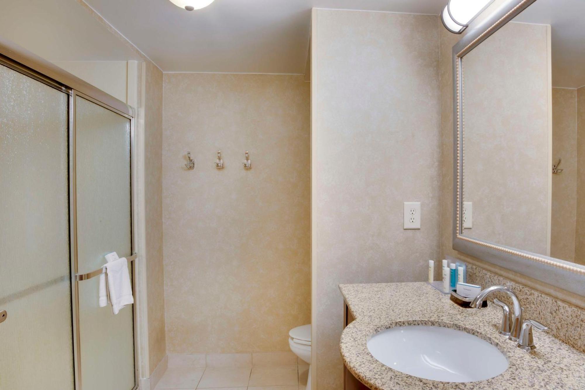 Hampton Inn Harrisonburg South Bagian luar foto