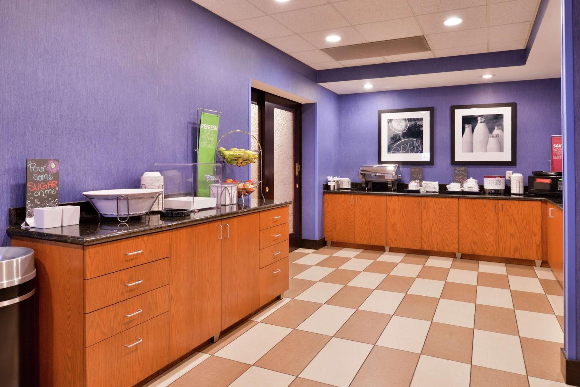 Hampton Inn Harrisonburg South Bagian luar foto