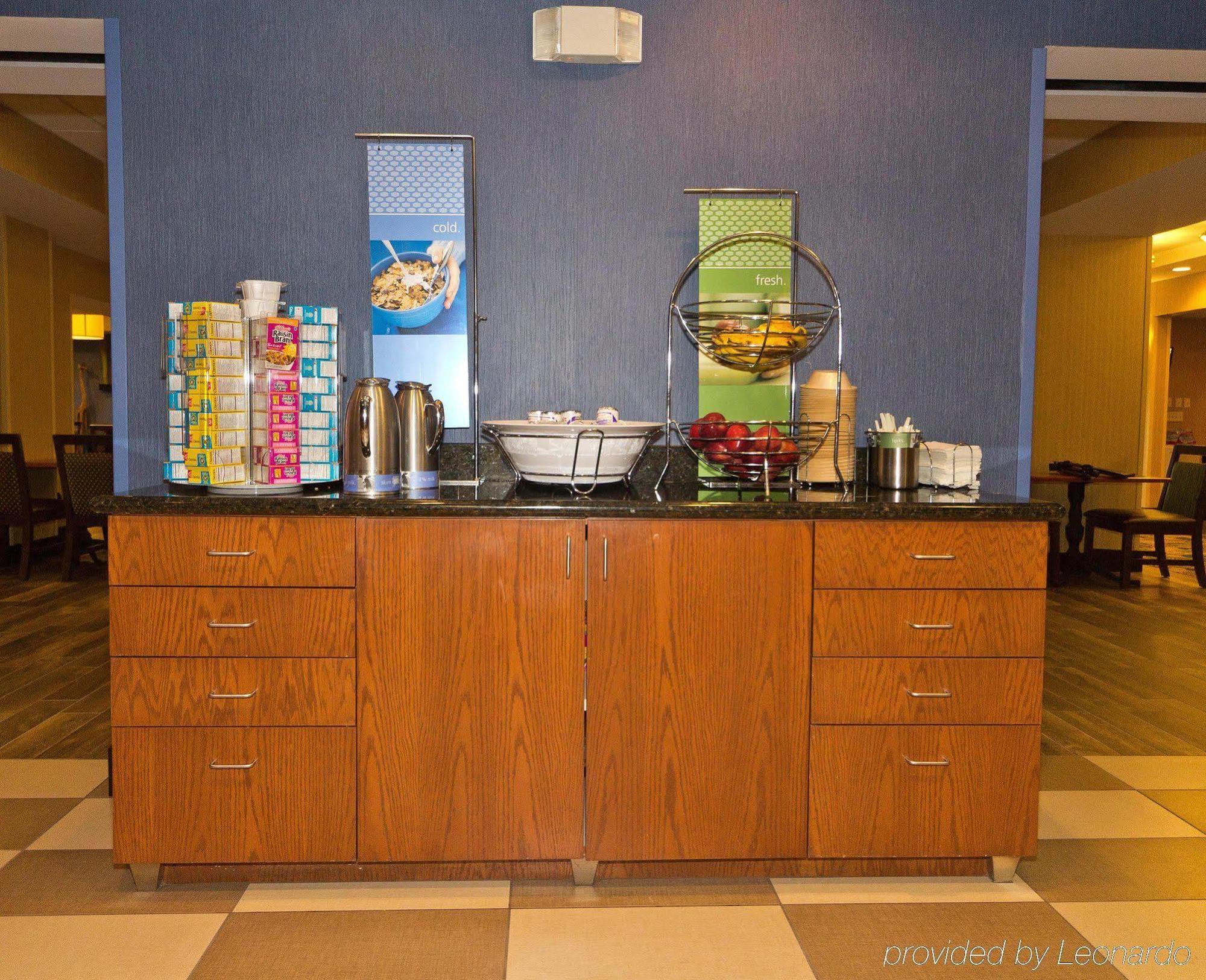 Hampton Inn Harrisonburg South Bagian luar foto