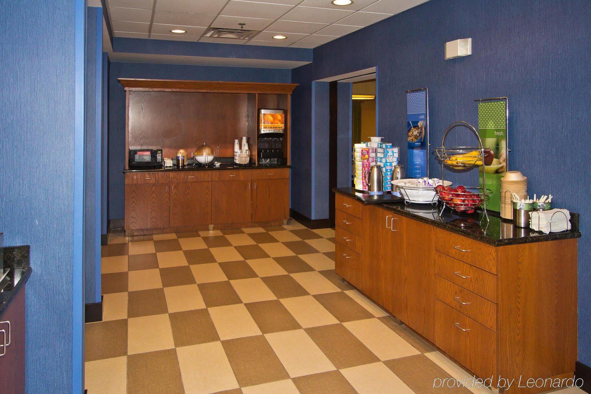 Hampton Inn Harrisonburg South Bagian luar foto