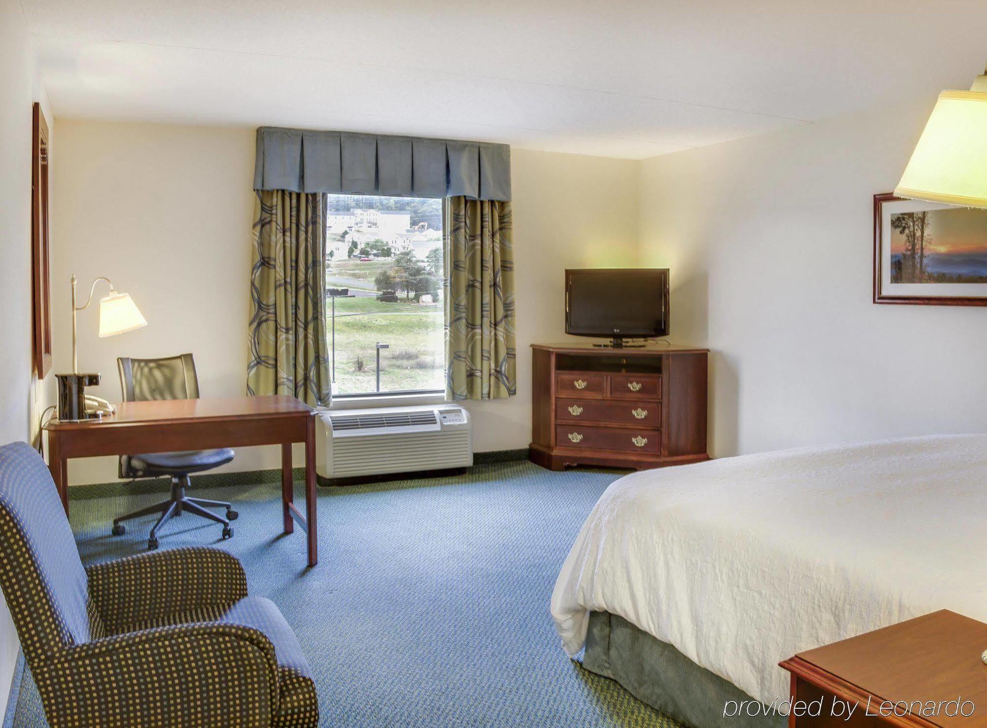 Hampton Inn Harrisonburg South Bagian luar foto
